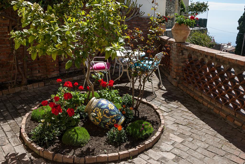 تاورمينا Villa Giannina B&B المظهر الخارجي الصورة