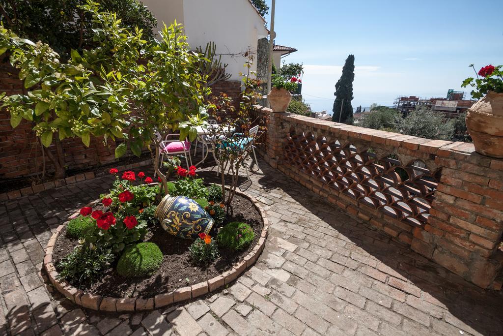 تاورمينا Villa Giannina B&B المظهر الخارجي الصورة